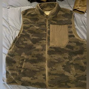 Duluth Trading Camo Sherpa Vest